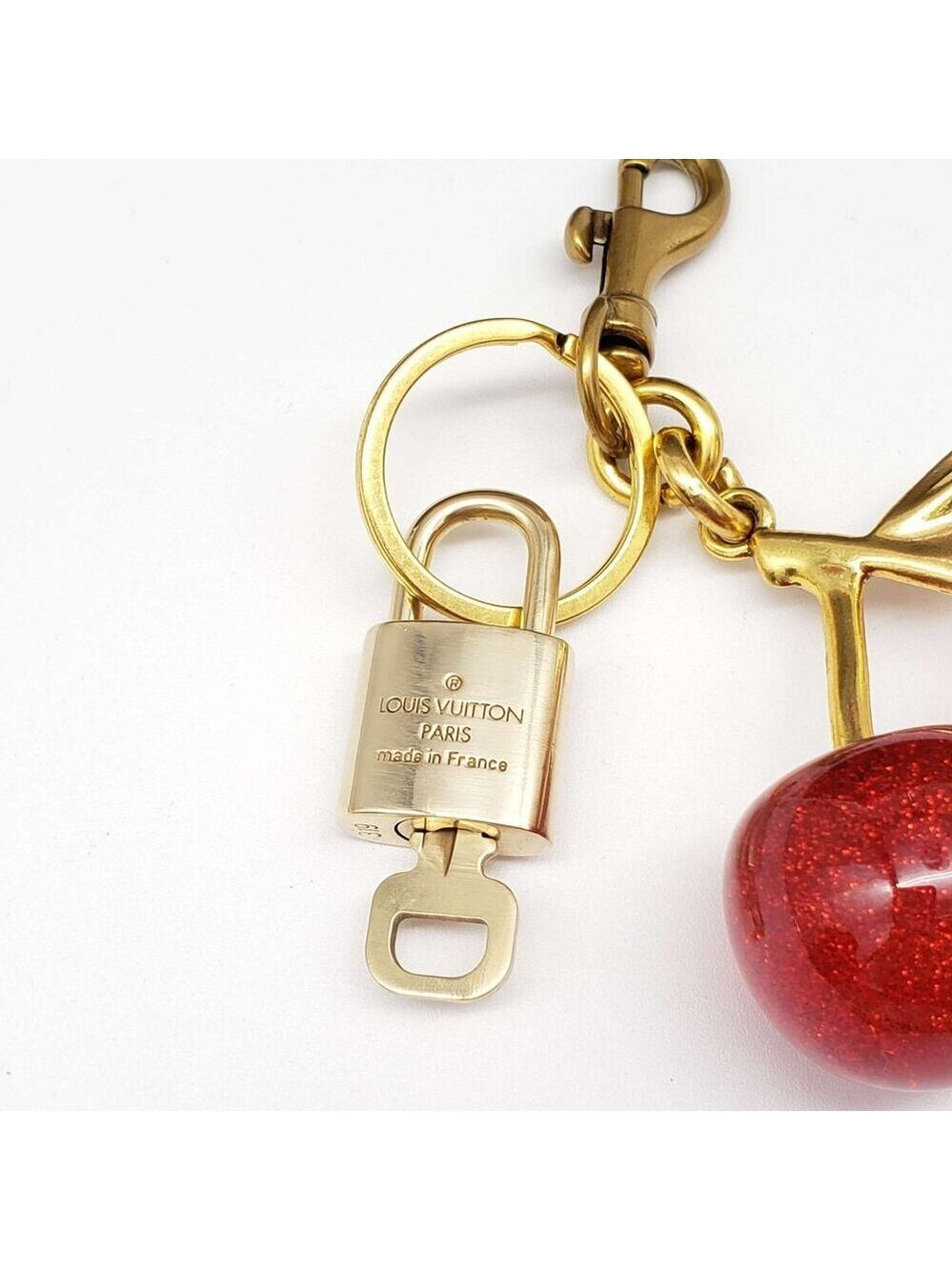 Louis Vuitton Authentic Gold Padlock 🔑 Key + Stylish Bag Unbranded Apple Charm - Picture 4 of 8